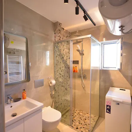 Penthouse Of The Rising Sun Apartment Golem (Tirana)